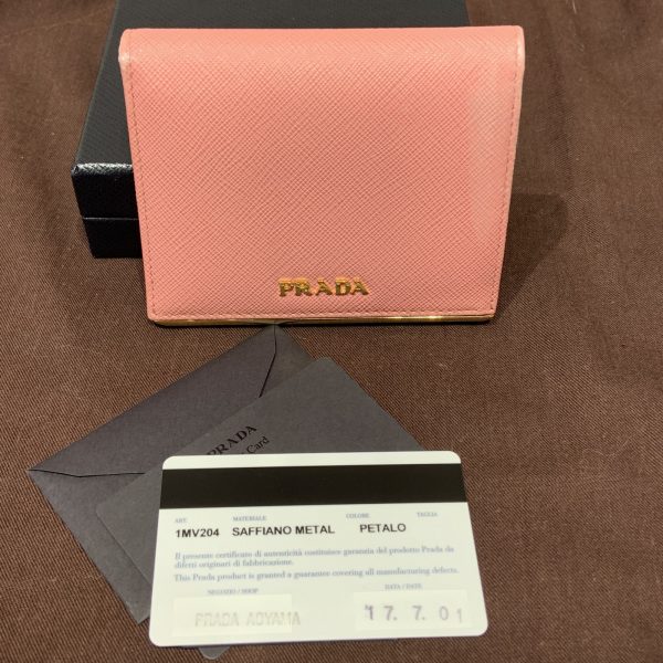 プラダ/PRADA 1MV204 サフィアーノ×メタル 2つ折り財布 ピンク