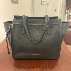 サルヴァトーレ・フェラガモ/Salvatore Ferragamo 21F216 トートバッグ1