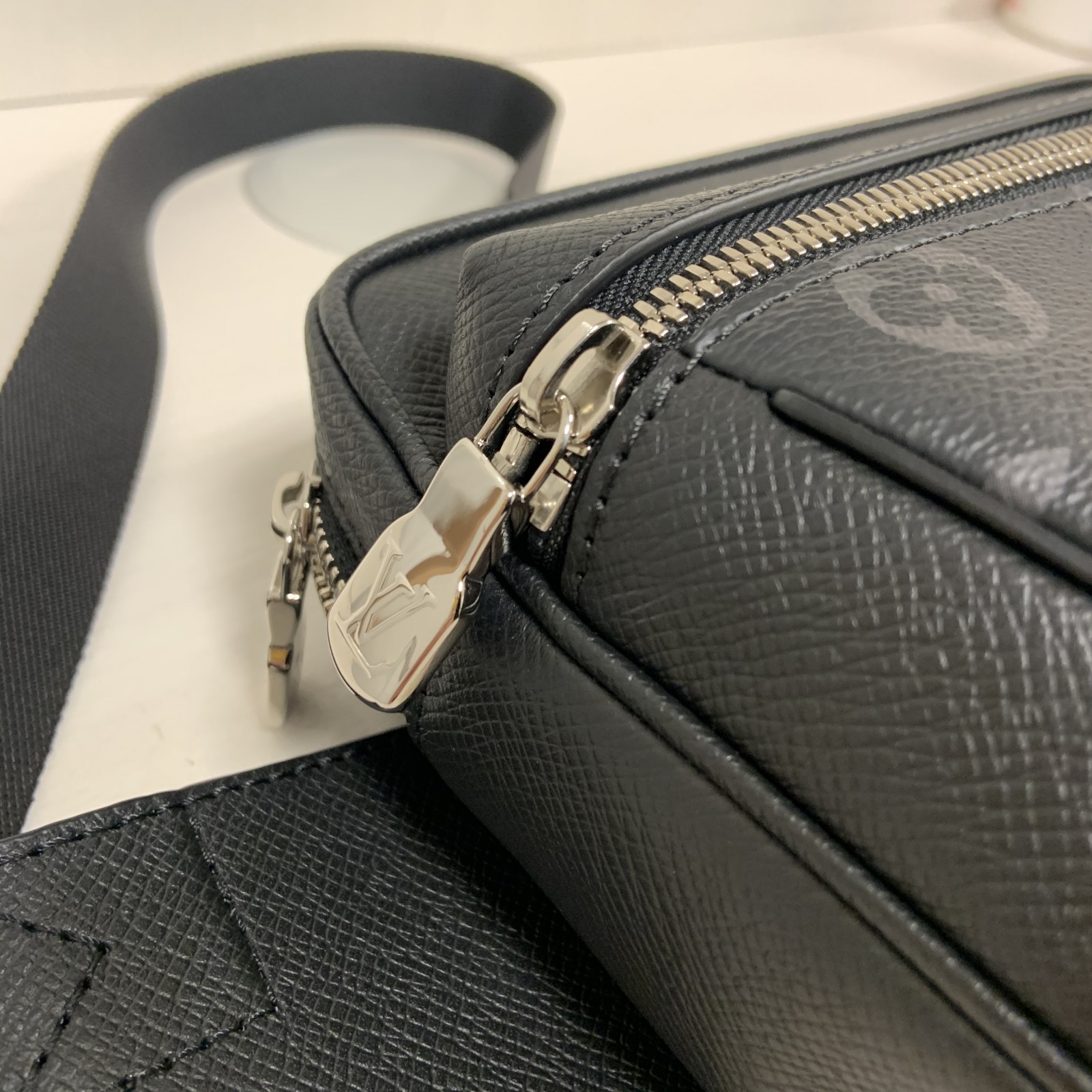 ルイヴィトン/LOUIS VUITTON M30245 エクリプス ×タイガレザー9