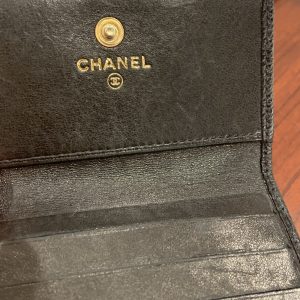 シャネル/CHANEL  Wフラップコンパクトウォレット キャビアスキン ブラック2