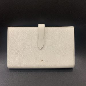 セリーヌ/CELINE ラージ ストラップウォレット グレインドカーフスキン パウダー0