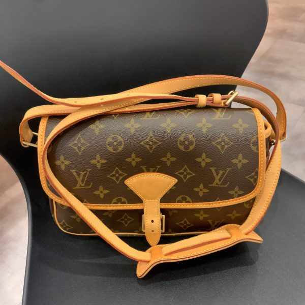 ルイヴィトン/LOUIS VUITTON M42250 ソローニュ